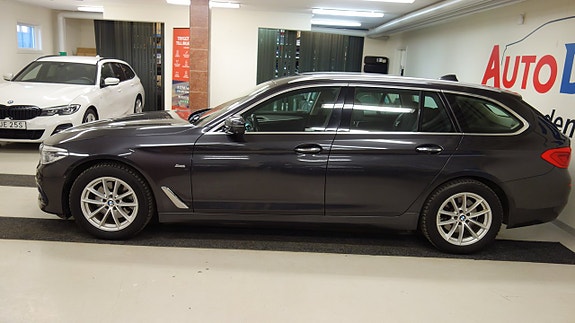 BMW 520d 4 of 5