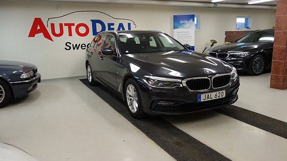 BMW 520d 3 of 5