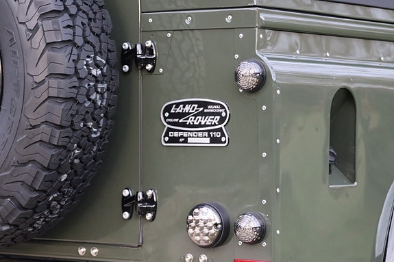 Land Rover Defender 110 9 of 27