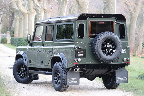 Land Rover Defender 110 6 of 27