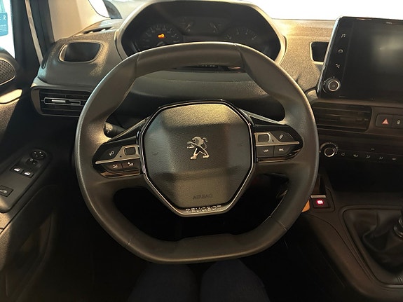 Peugeot Partner 12 of 18