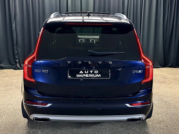 Volvo XC90 11 of 30