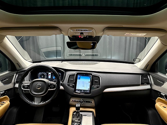Volvo XC90 27 of 30