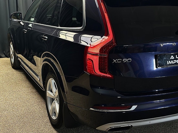 Volvo XC90 14 of 30