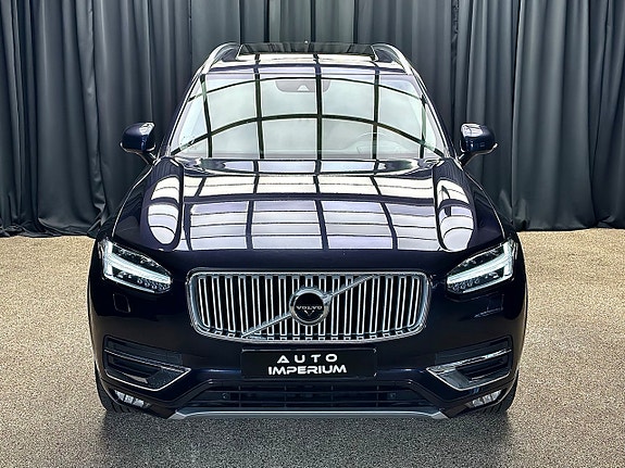 Volvo XC90 3 of 30