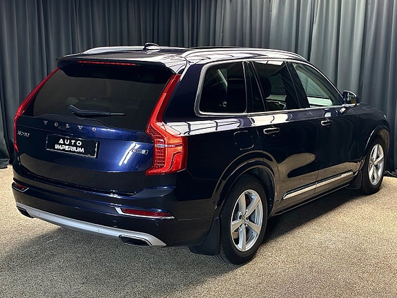 Volvo XC90 12 of 30