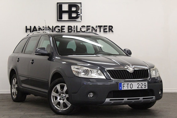 Skoda Octavia Scout 3 of 5