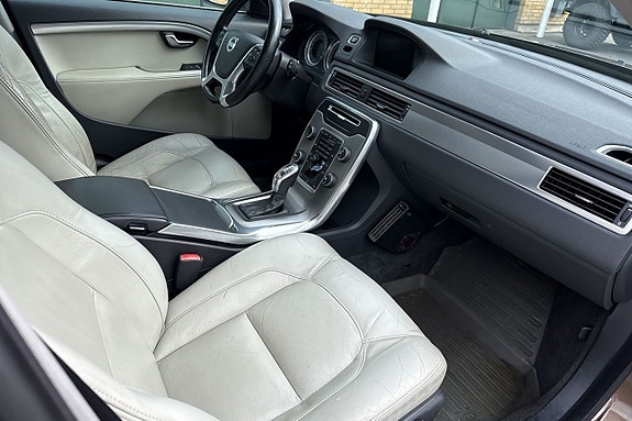 Volvo V70 10 of 22