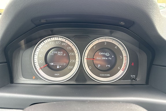 Volvo V70 17 of 22
