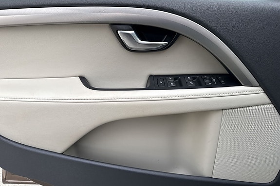 Volvo V70 12 of 22