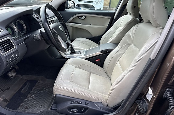 Volvo V70 9 of 22