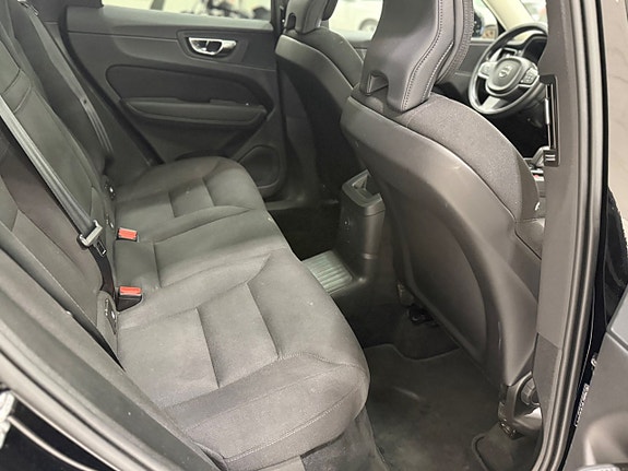Volvo XC60 14 of 20