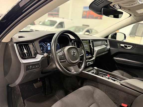 Volvo XC60 8 of 20