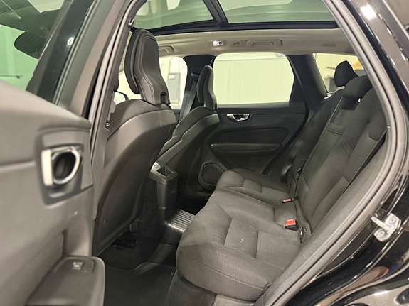 Volvo XC60 12 of 20