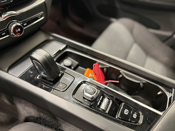 Volvo XC60 11 of 20