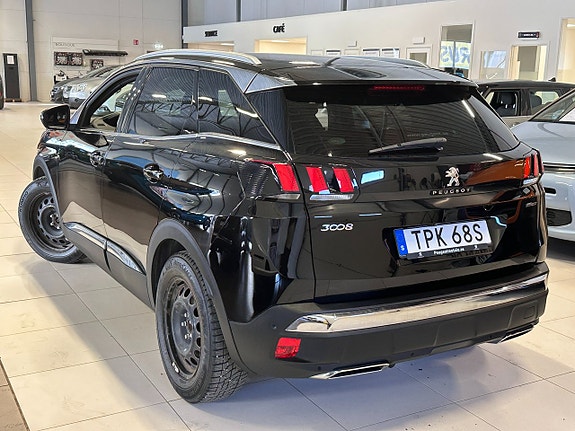 Peugeot 3008 2 of 5