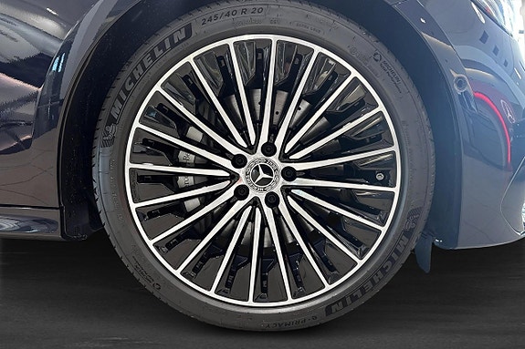 Mercedes-Benz E300 de 5 of 12