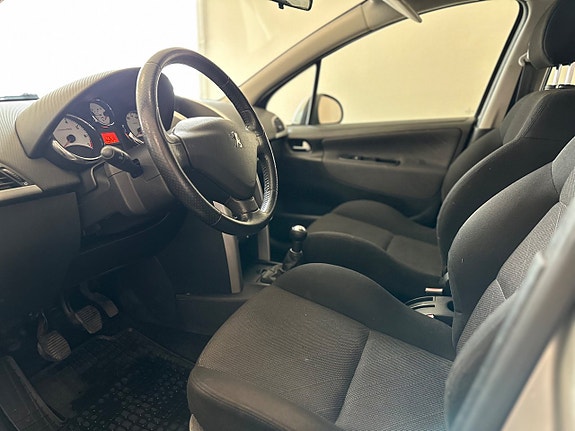 Peugeot 207 13 of 19