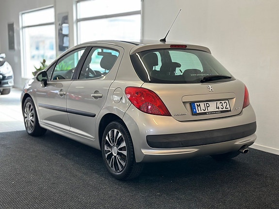 Peugeot 207 8 of 19