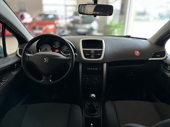 Peugeot 207 15 of 19