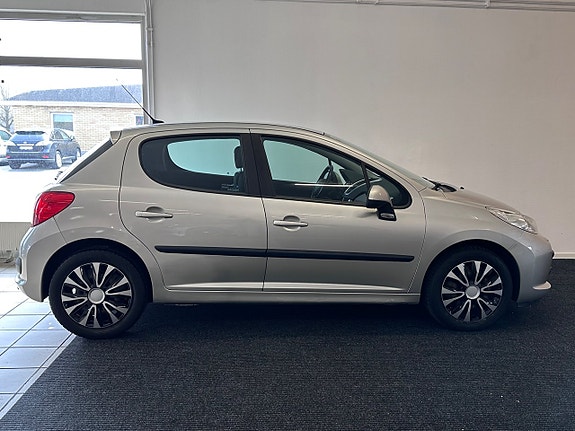 Peugeot 207 6 of 19