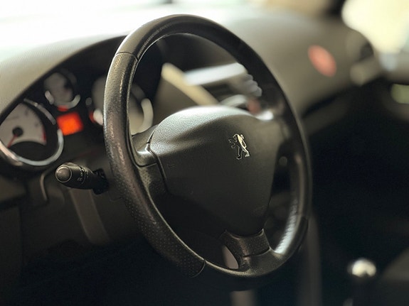Peugeot 207 10 of 19