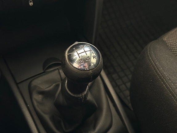 Peugeot 207 12 of 19
