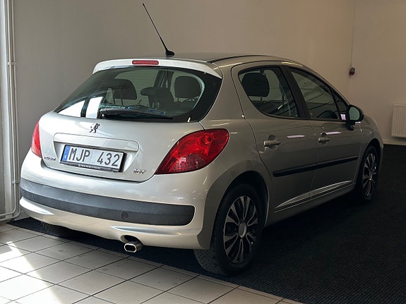 Peugeot 207 5 of 19