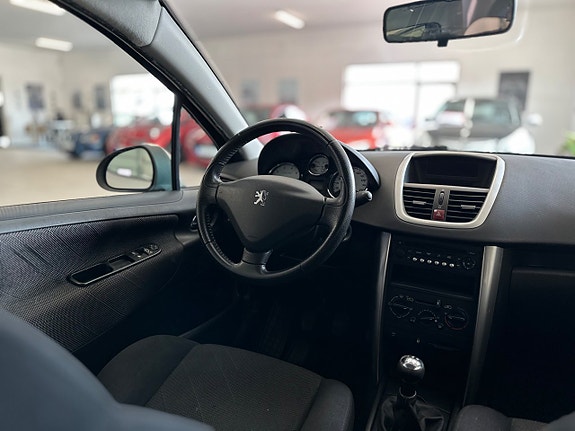 Peugeot 207 11 of 19