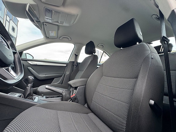 Skoda Octavia 3 of 5