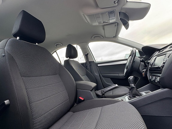 Skoda Octavia 9 of 12
