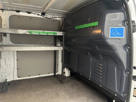 Mercedes-Benz Vito 108 13 of 30
