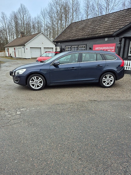 Volvo V60 3 of 5