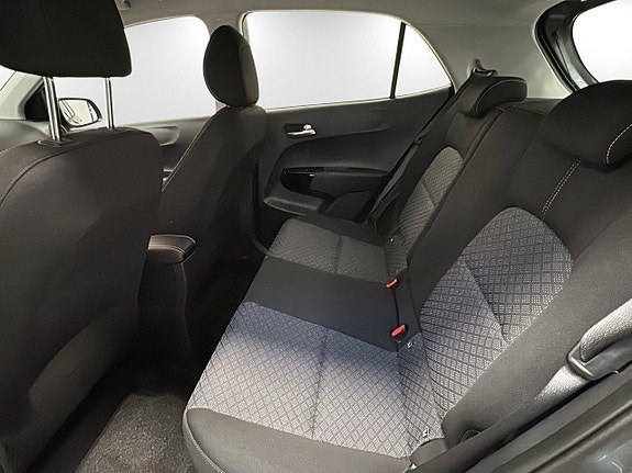 Kia Picanto 9 of 19