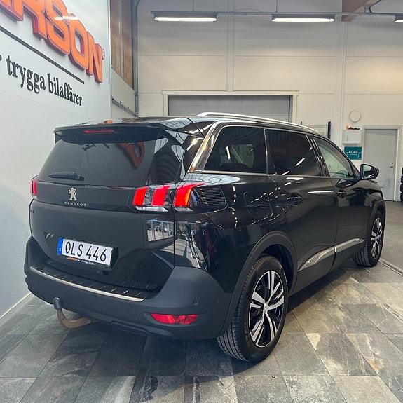 Peugeot 5008 4 of 5