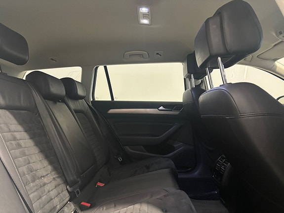 Volkswagen Passat 8 of 15