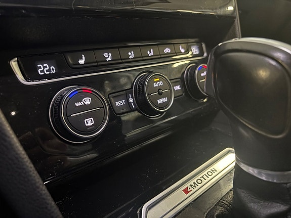 Volkswagen Passat 14 of 15