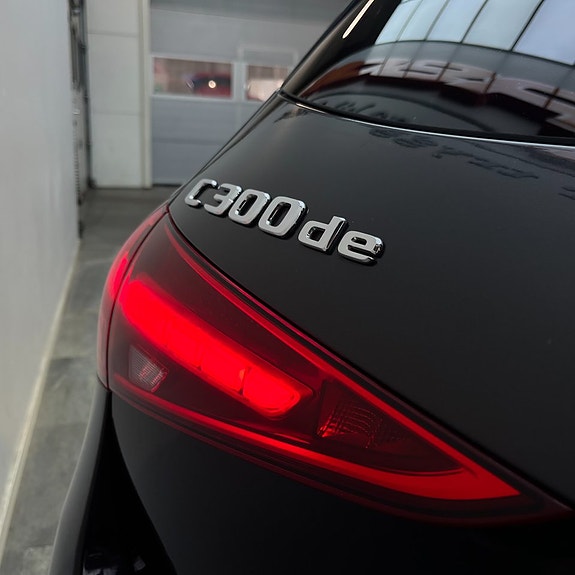 Mercedes-Benz C300 de 7 of 14