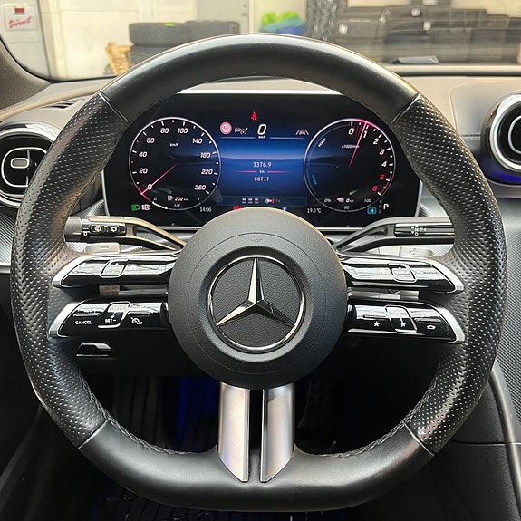 Mercedes-Benz C300 de 11 of 14