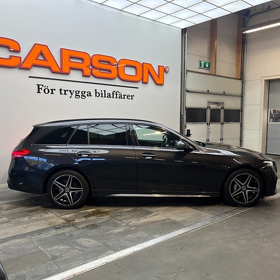 Mercedes-Benz C300 3 of 5