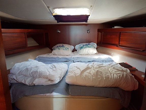 STOREBRO ROYAL CRUISER 395 BISCAY – 2000 2 of 14