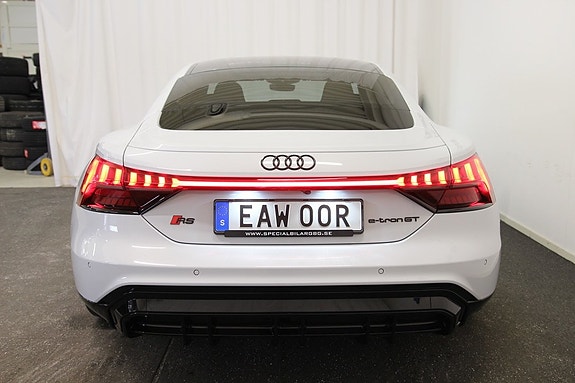 Audi e-tron 28 of 30
