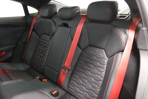 Audi e-tron 14 of 30