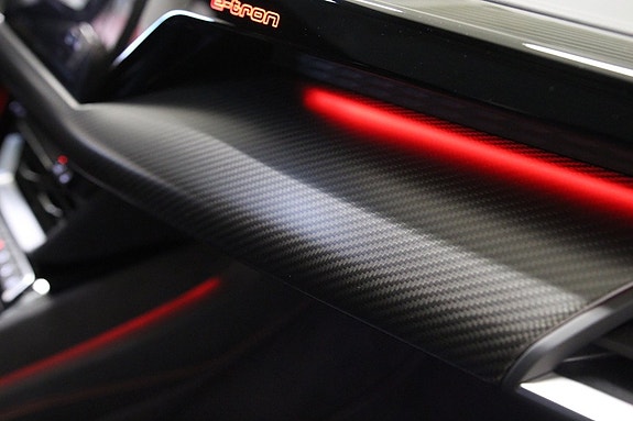 Audi e-tron 23 of 30