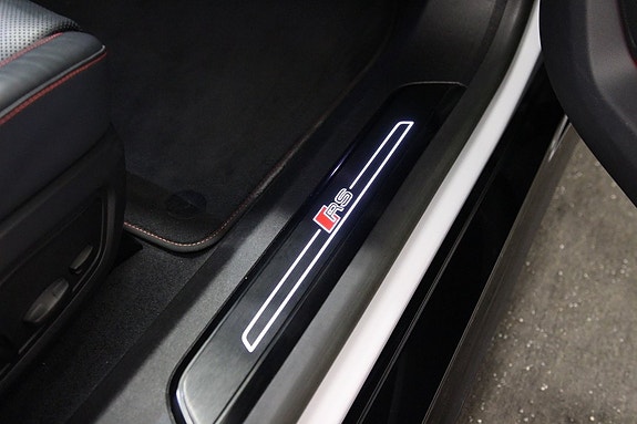 Audi e-tron 21 of 30