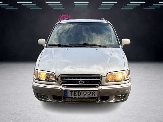 Hyundai Trajet 2 of 5