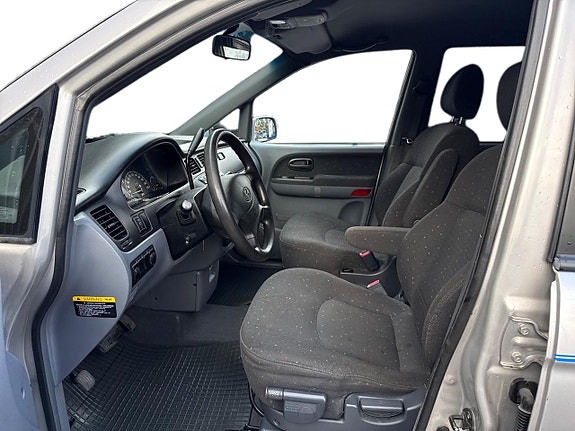 Hyundai Trajet 9 of 22