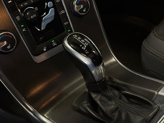 Volvo XC60 17 of 19