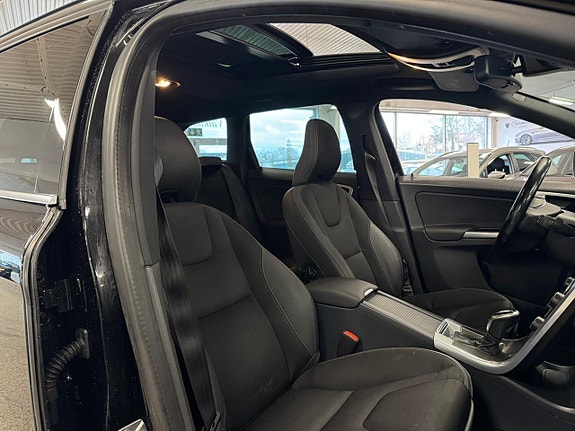 Volvo XC60 10 of 19