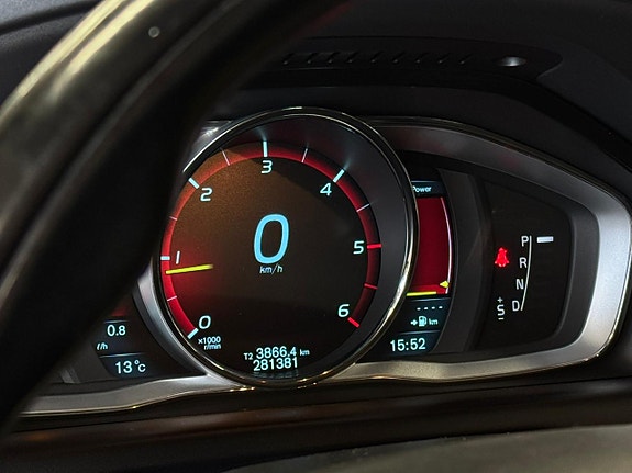 Volvo XC60 14 of 19